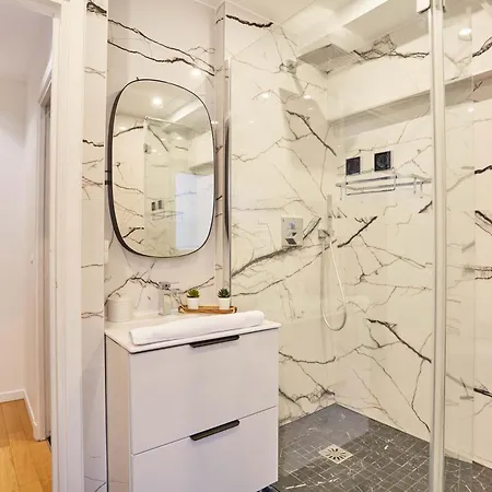 Spacious Center Of Montmartre Appartamento Parigi